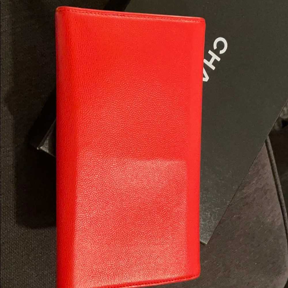 AUTHENTIC RED CHANEL CAVIAR LEATHER - LIKE NEW! - Picture 15 of 16